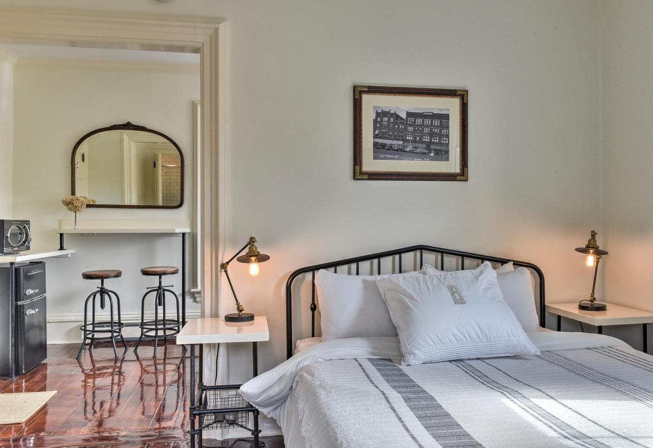 The Burrell House Hotel Кийн Екстериор снимка