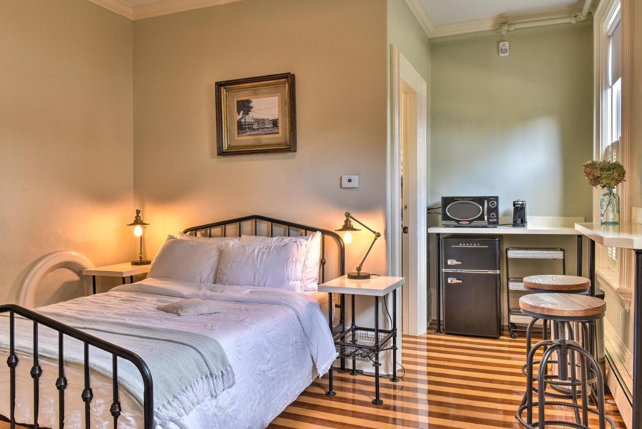The Burrell House Hotel Кийн Екстериор снимка